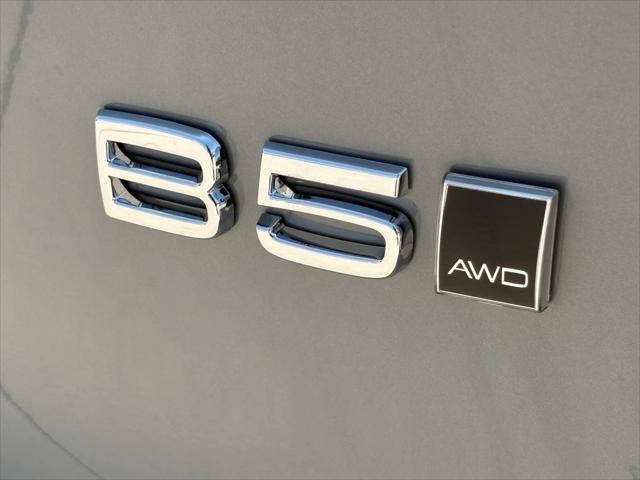 new 2025 Volvo XC40 car, priced at $53,250