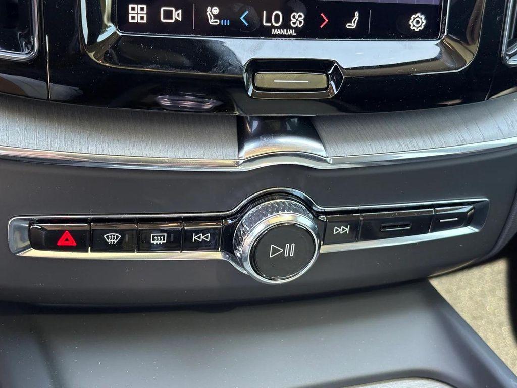 new 2025 Volvo XC60 car, priced at $63,805