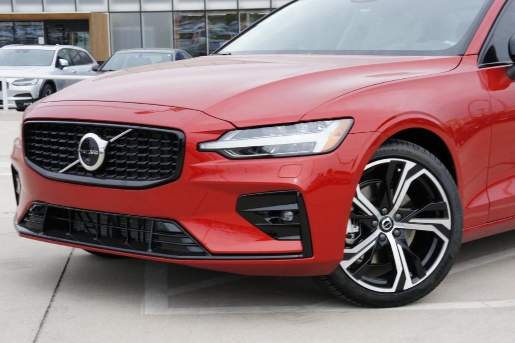 new 2024 Volvo S60 car, priced at $49,575