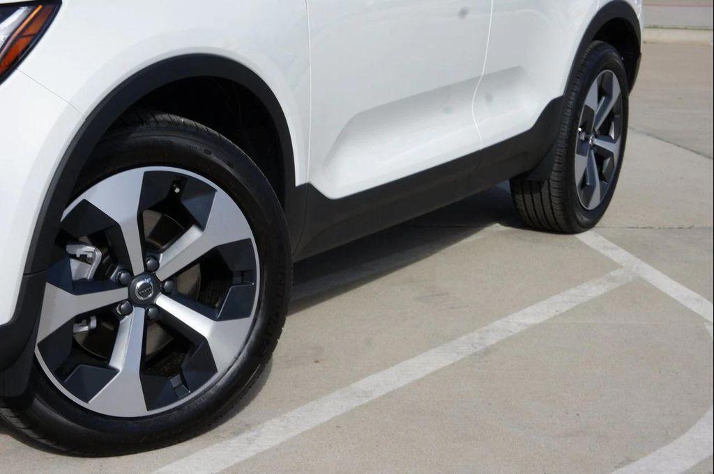 new 2025 Volvo XC40 car, priced at $45,465
