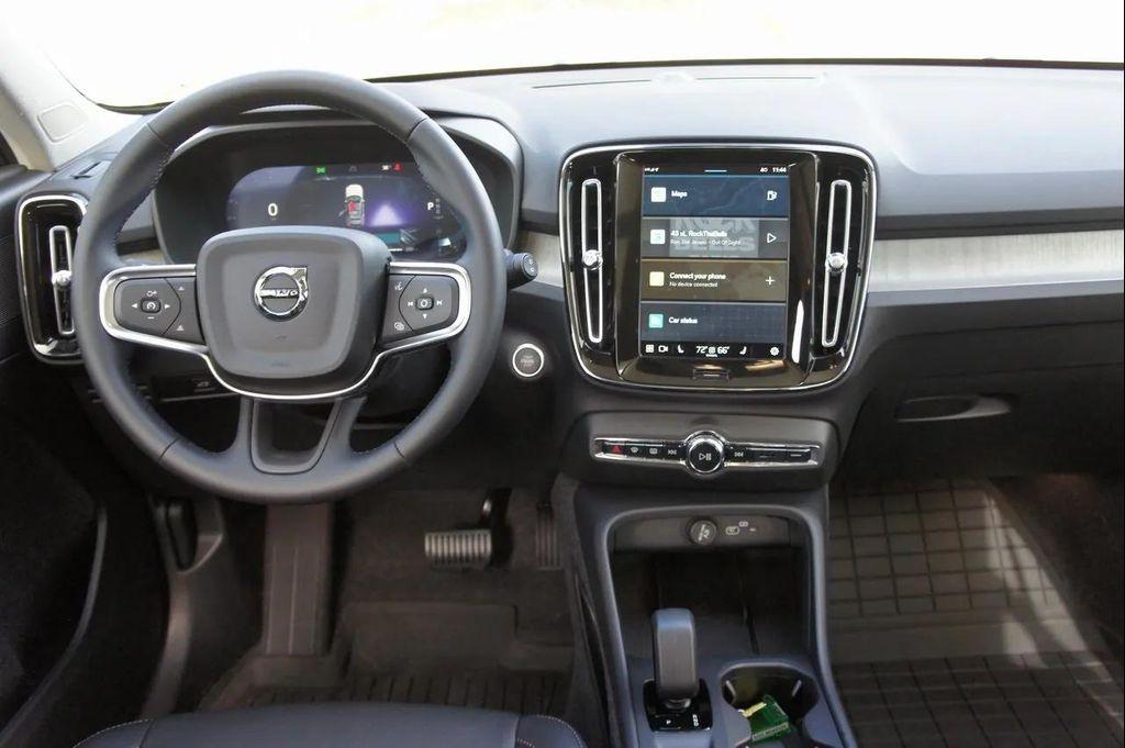 new 2025 Volvo XC40 car, priced at $45,465