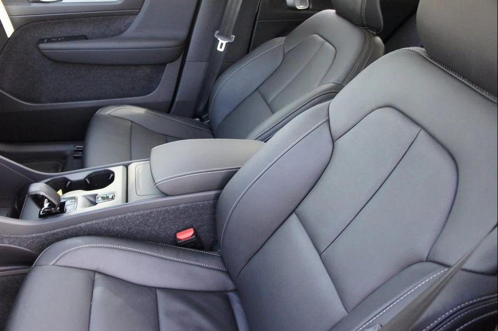 new 2025 Volvo XC40 car, priced at $45,465