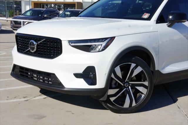 new 2025 Volvo XC40 car, priced at $48,235