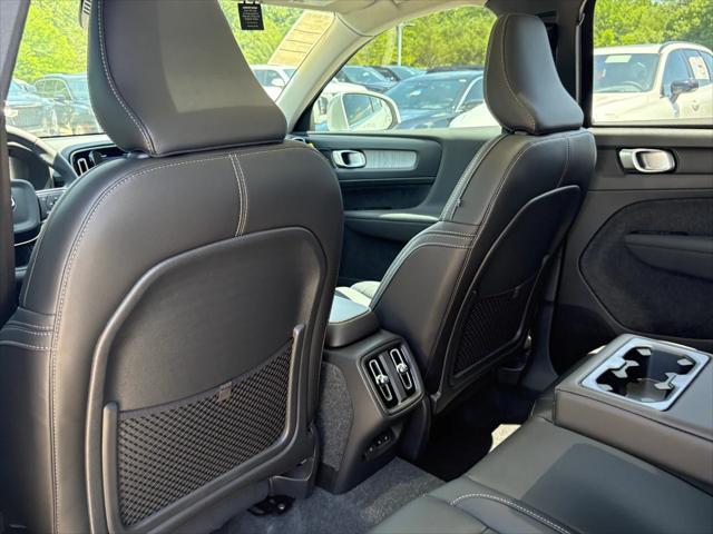 new 2025 Volvo XC40 car, priced at $51,565