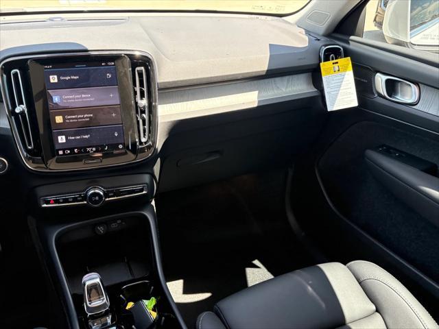 new 2025 Volvo XC40 car, priced at $51,565