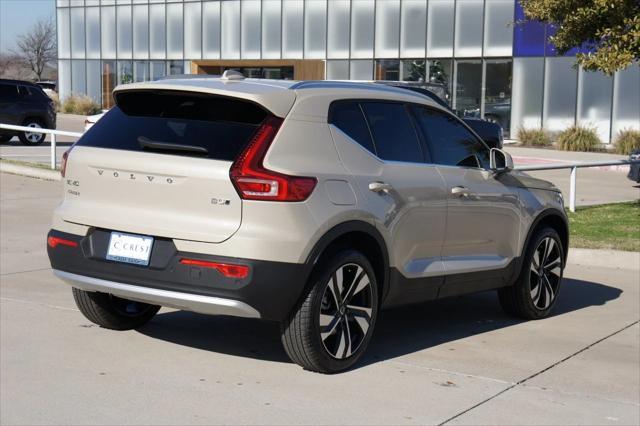 new 2025 Volvo XC40 car, priced at $50,025