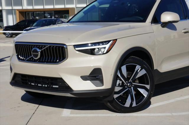 new 2025 Volvo XC40 car, priced at $50,025