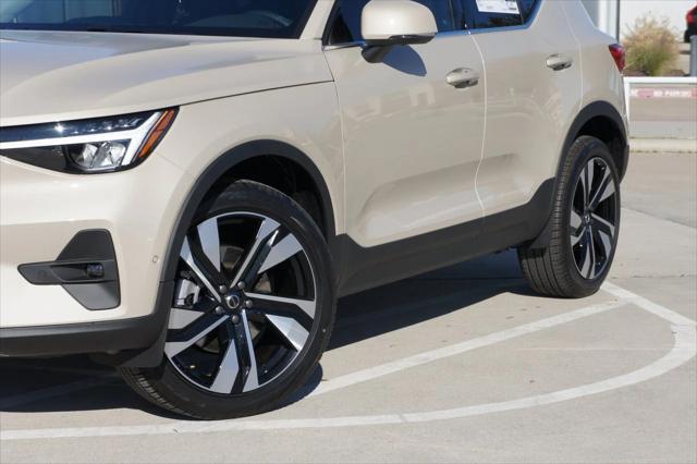 new 2025 Volvo XC40 car, priced at $50,025