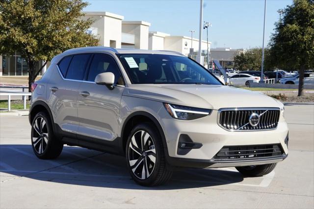 new 2025 Volvo XC40 car, priced at $50,025