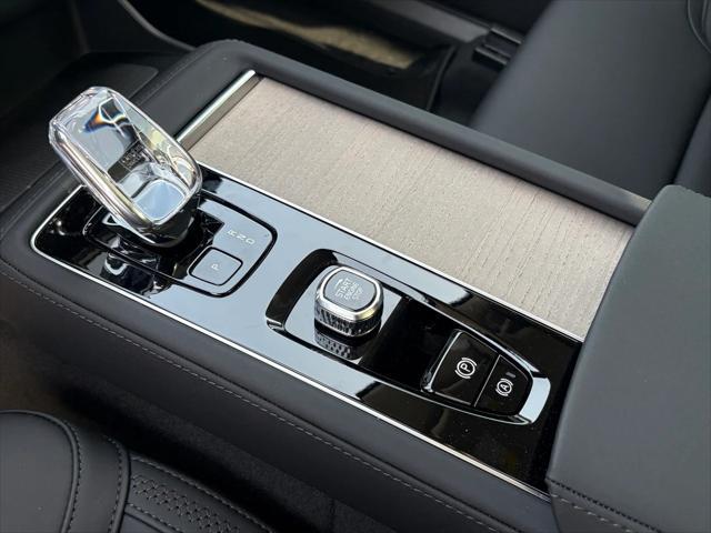 new 2025 Volvo XC90 car, priced at $67,455