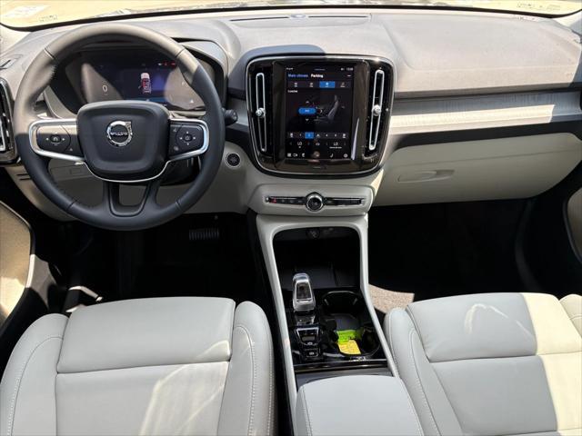 new 2025 Volvo XC40 car, priced at $49,460