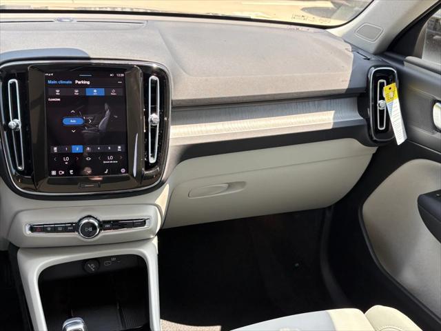 new 2025 Volvo XC40 car, priced at $49,460
