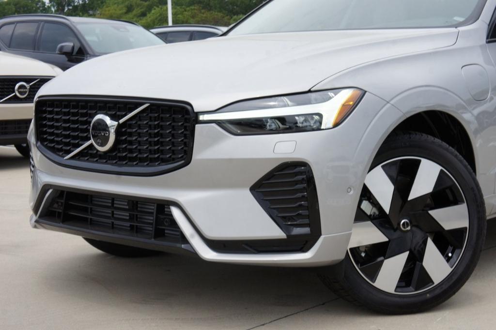 new 2025 Volvo XC60 Plug-In Hybrid car, priced at $67,030