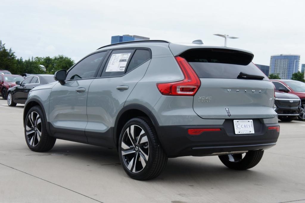 new 2025 Volvo XC40 car, priced at $50,235