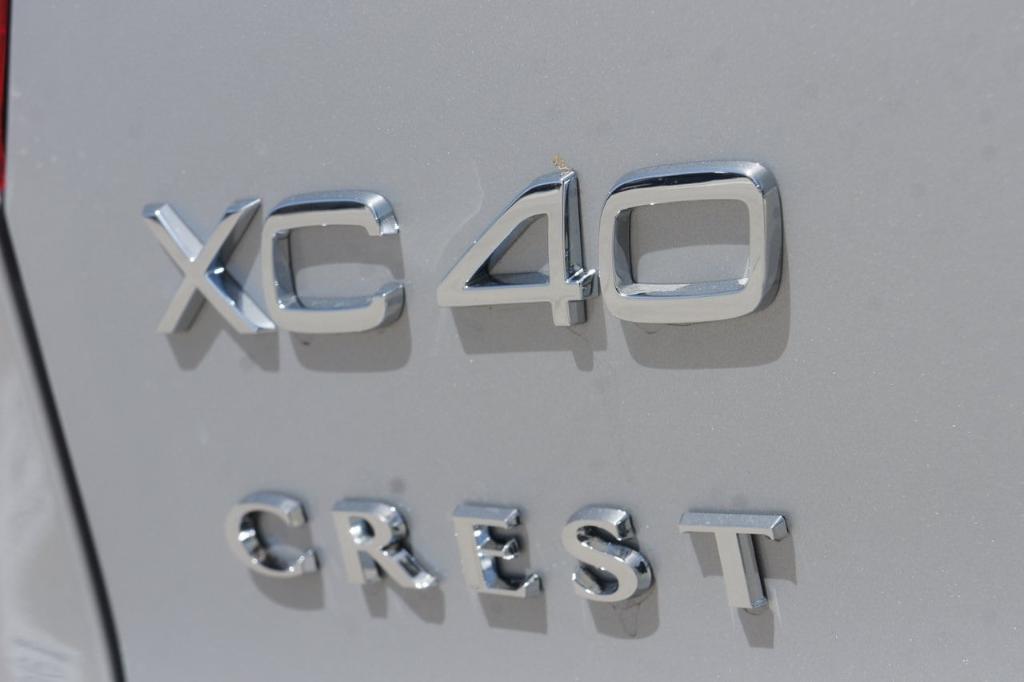 new 2025 Volvo XC40 car, priced at $49,435