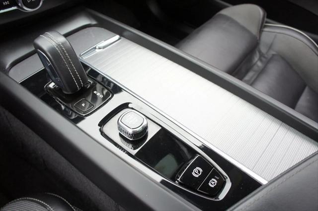 used 2022 Volvo XC60 Recharge Plug-In Hybrid car, priced at $37,868
