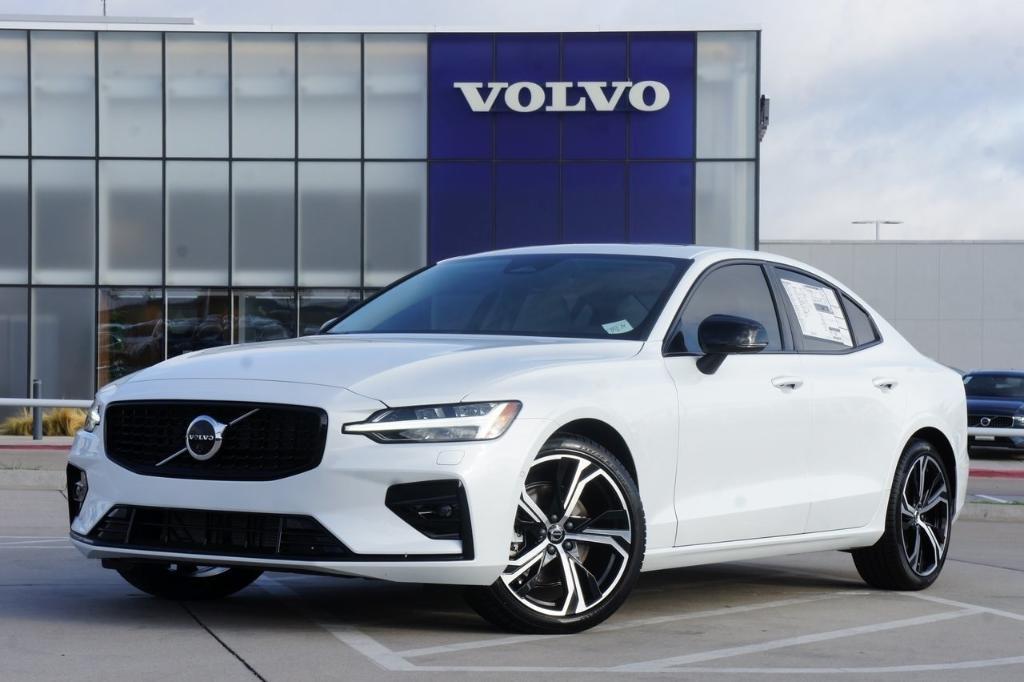 new 2024 Volvo S60 car, priced at $44,275