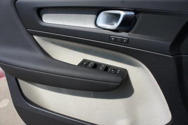 new 2025 Volvo XC40 car, priced at $49,810