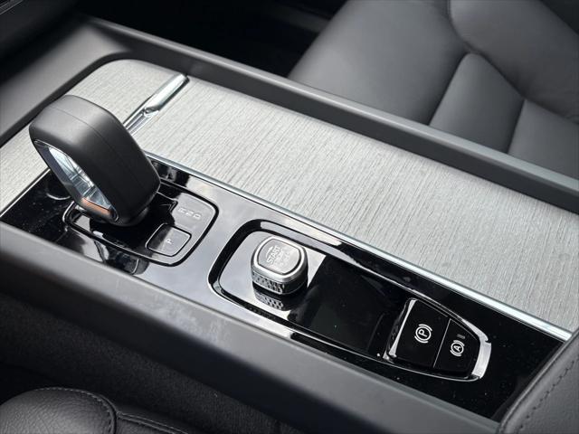 new 2025 Volvo XC60 Plug-In Hybrid car, priced at $65,510