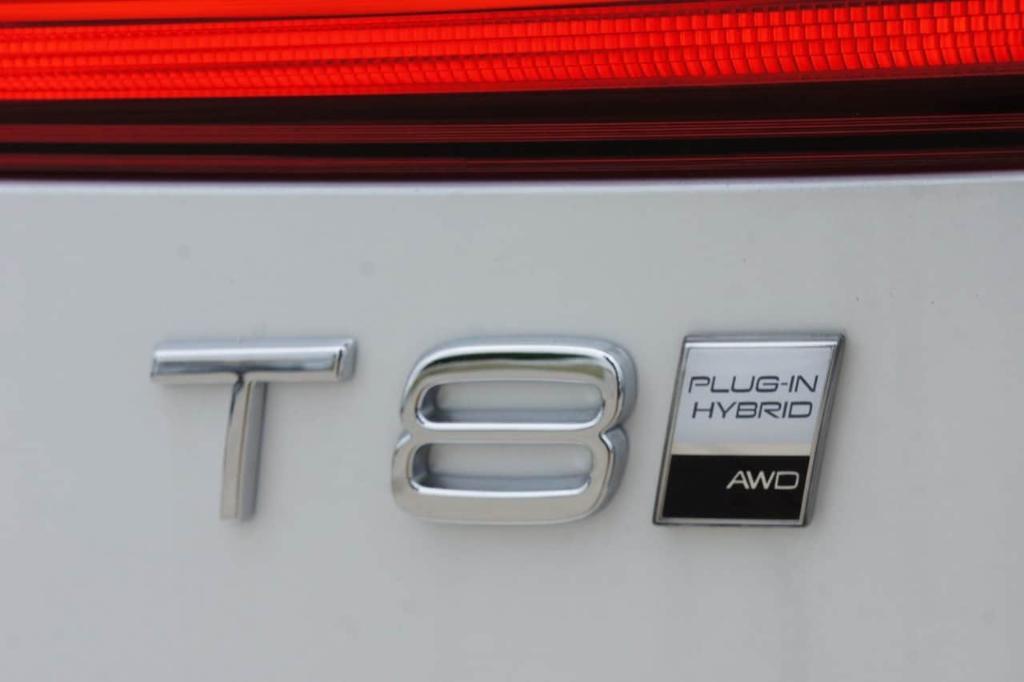 new 2025 Volvo XC60 Plug-In Hybrid car, priced at $62,680