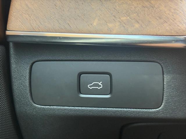 used 2023 Volvo XC90 car, priced at $46,383
