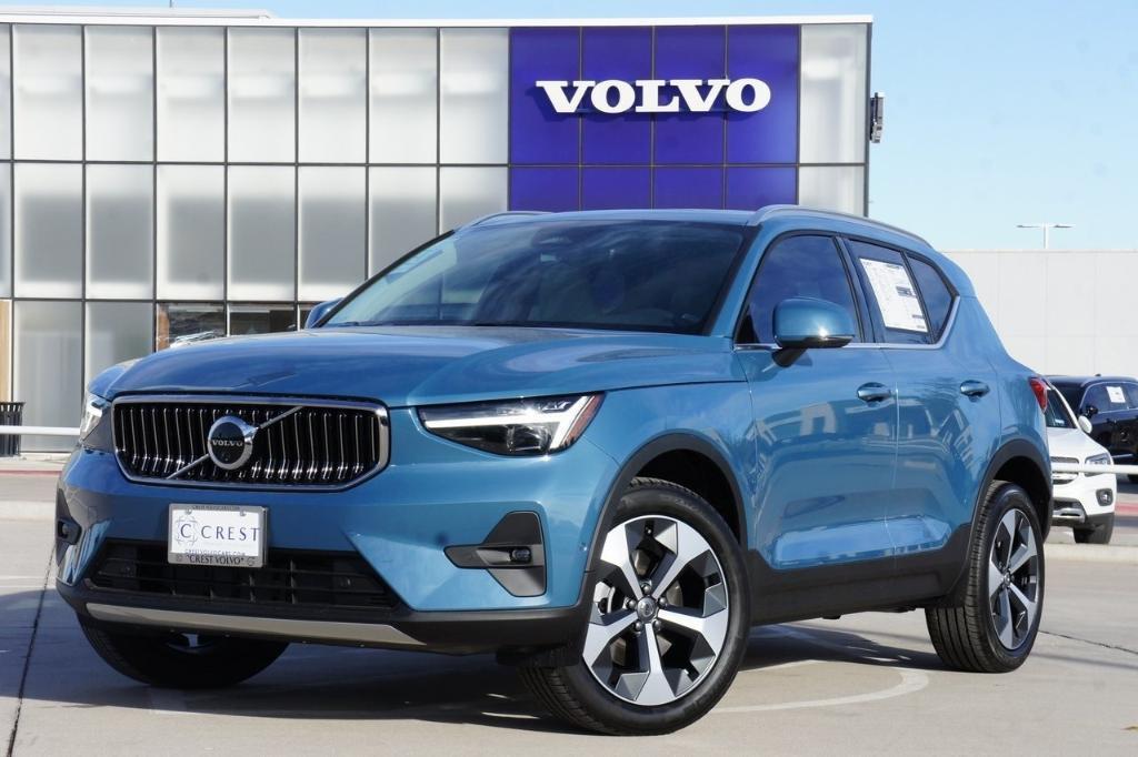 new 2024 Volvo XC40 car, priced at $45,645