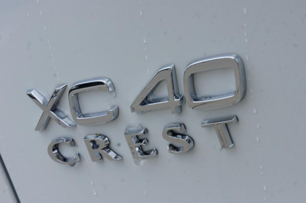 new 2024 Volvo XC40 car, priced at $50,720