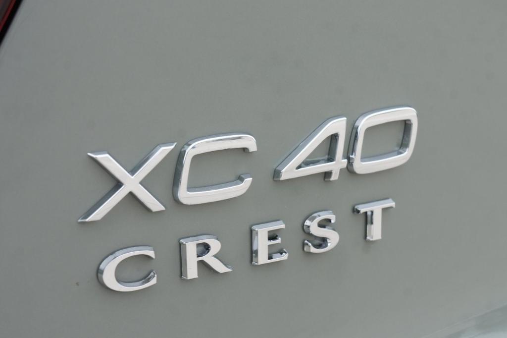 new 2025 Volvo XC40 car, priced at $50,590