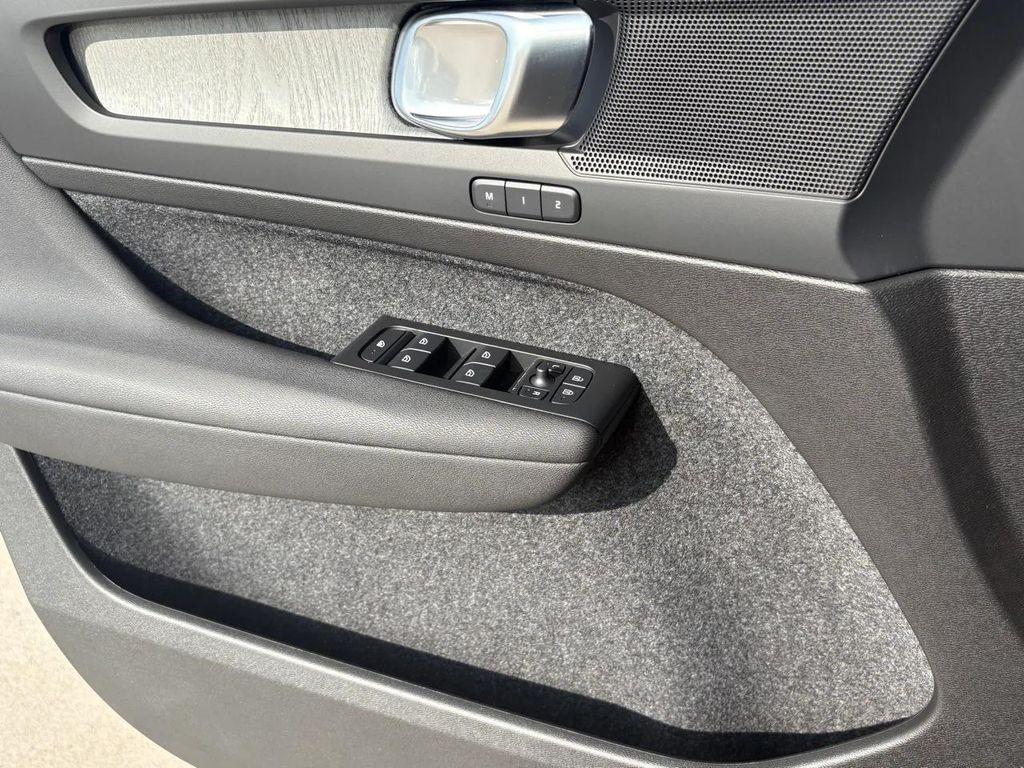 new 2025 Volvo XC40 car, priced at $49,460