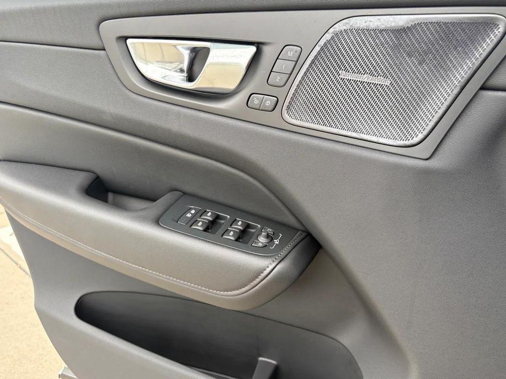 new 2025 Volvo XC60 car, priced at $56,160