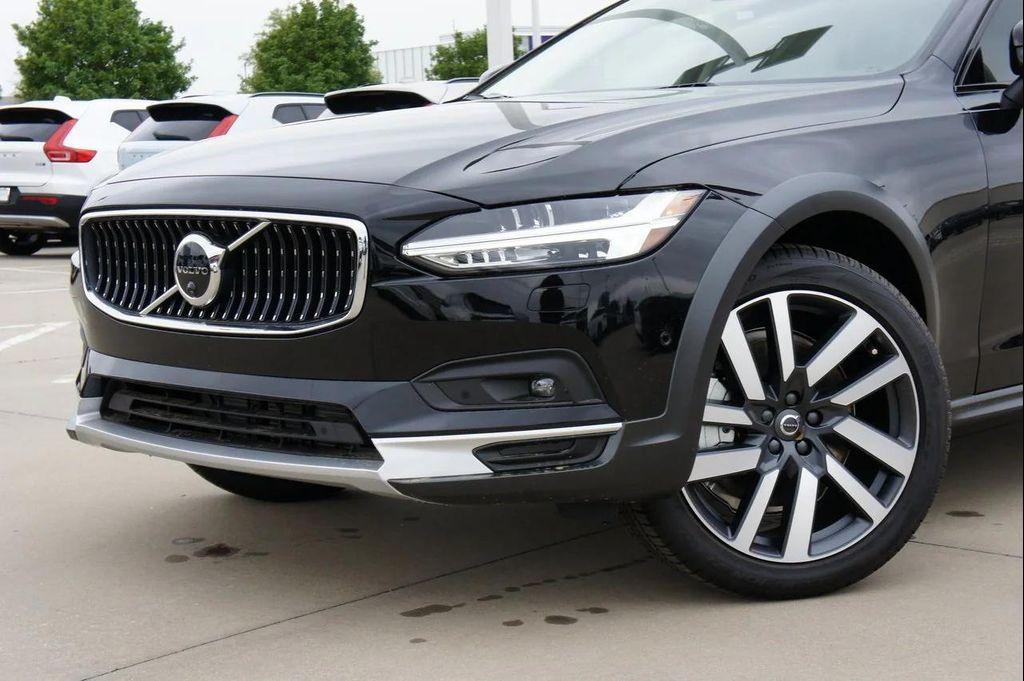 new 2025 Volvo V90 Cross Country car, priced at $63,365