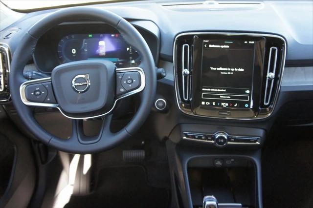 new 2025 Volvo XC40 car, priced at $50,260