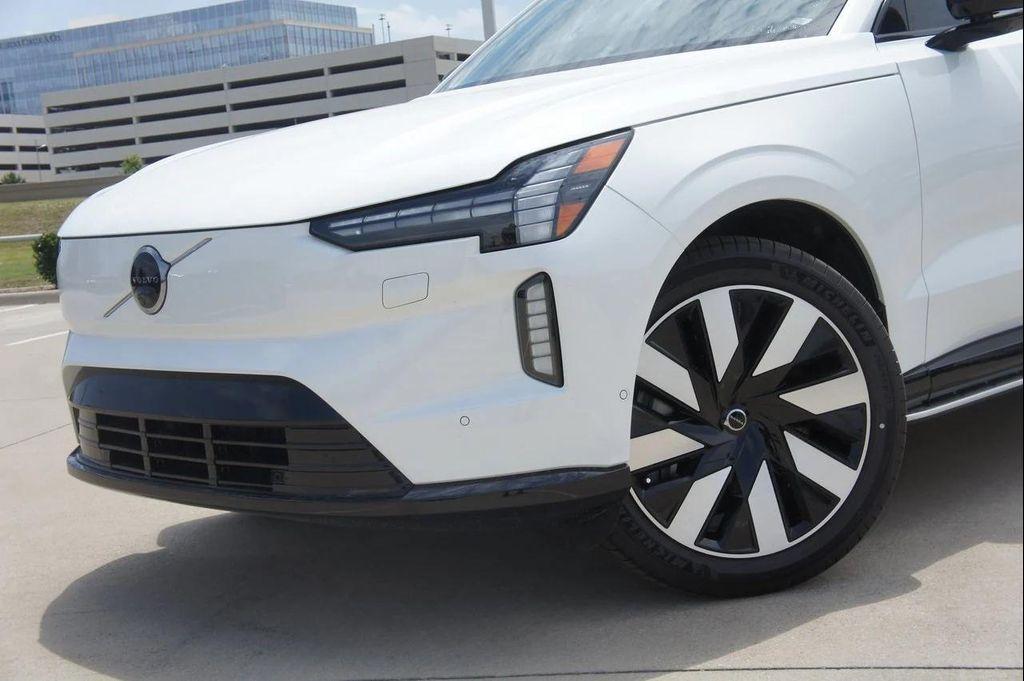 new 2025 Volvo EX90 car, priced at $96,230