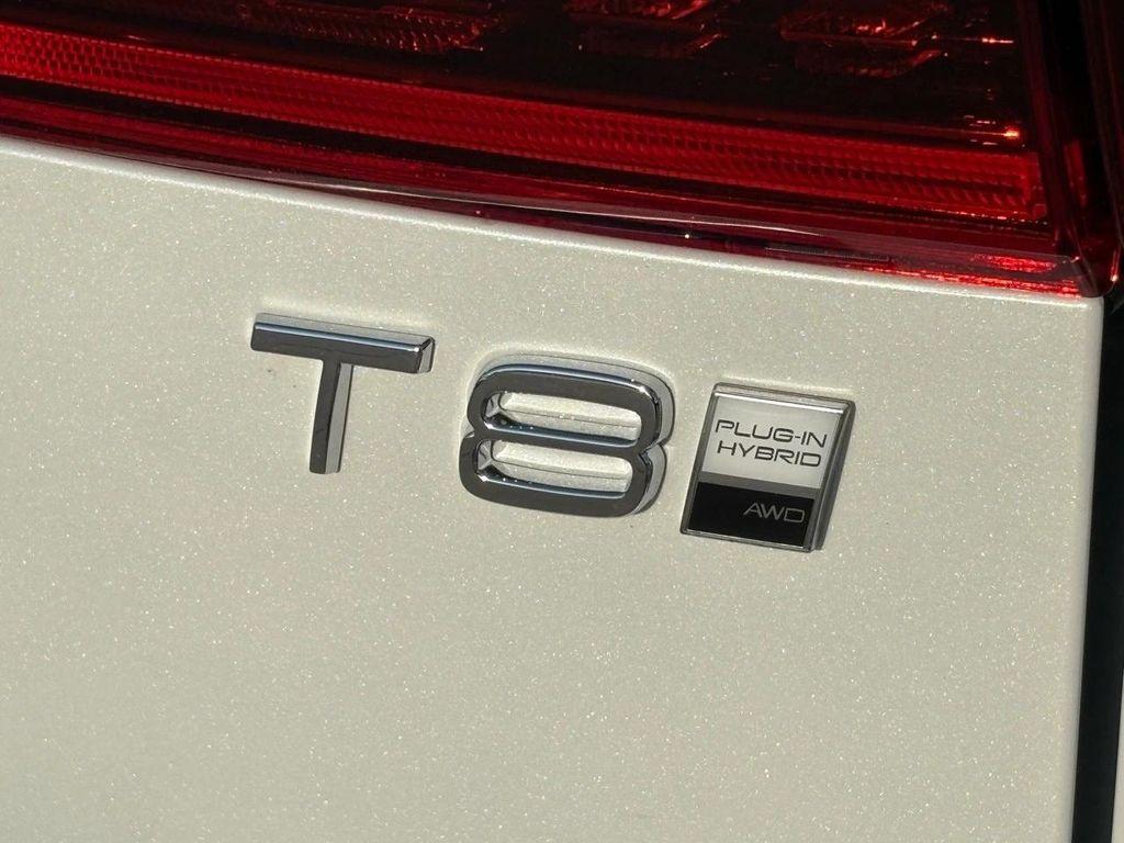 new 2026 Volvo XC60 Plug-In Hybrid car, priced at $69,285