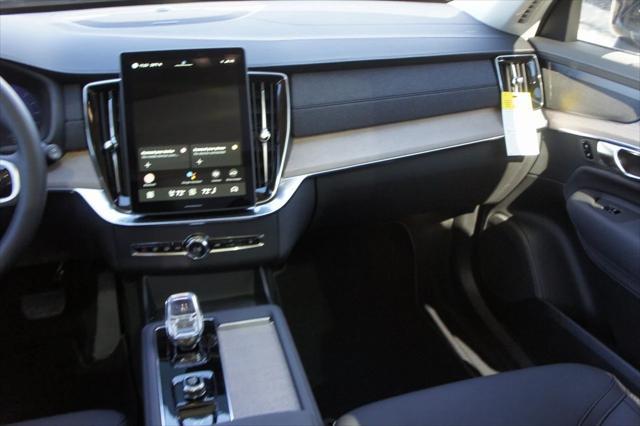 new 2025 Volvo XC90 car, priced at $64,055