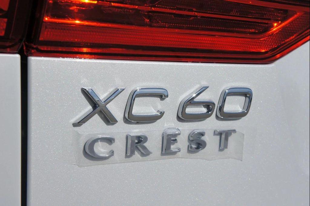 new 2025 Volvo XC60 car, priced at $49,895