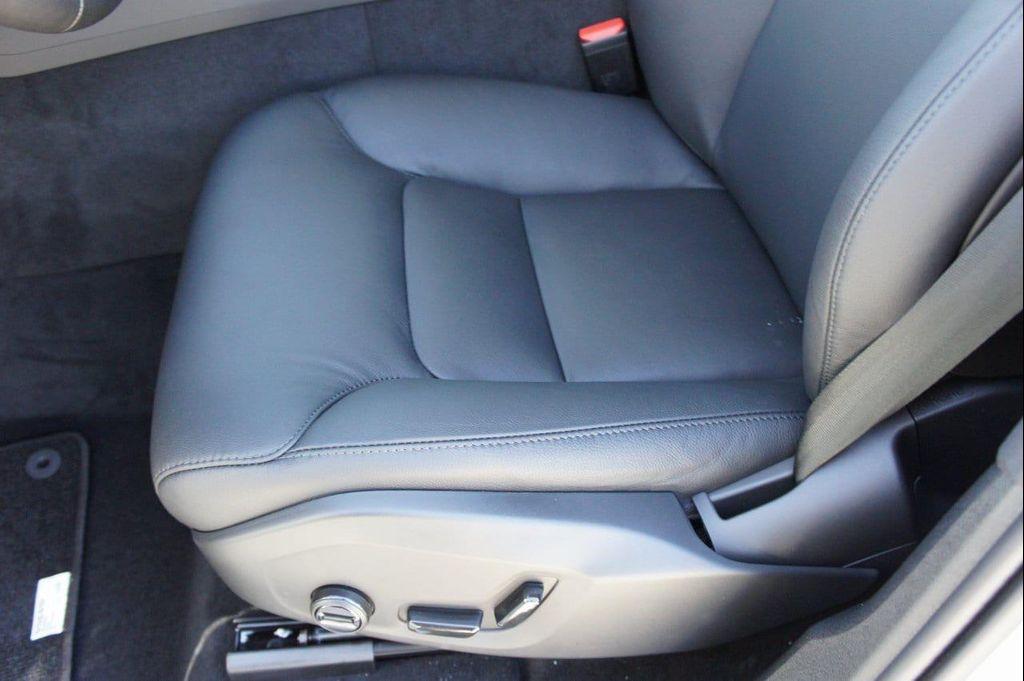 new 2025 Volvo XC60 car, priced at $49,895