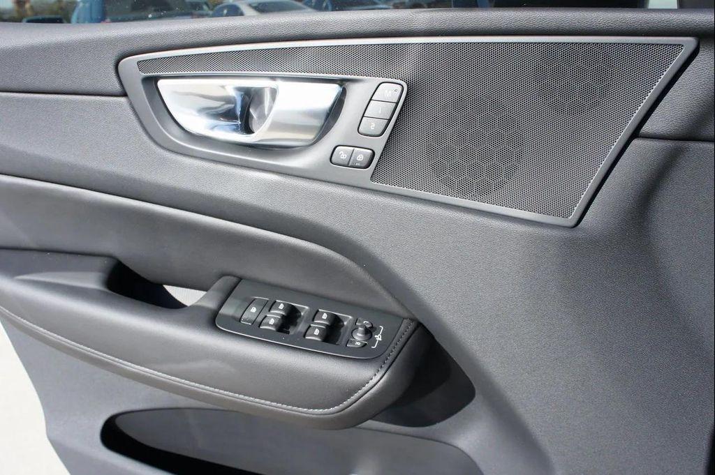 new 2025 Volvo XC60 car, priced at $49,895