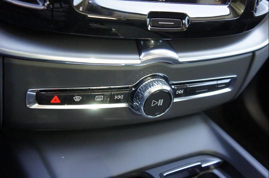 new 2025 Volvo XC60 car, priced at $49,895