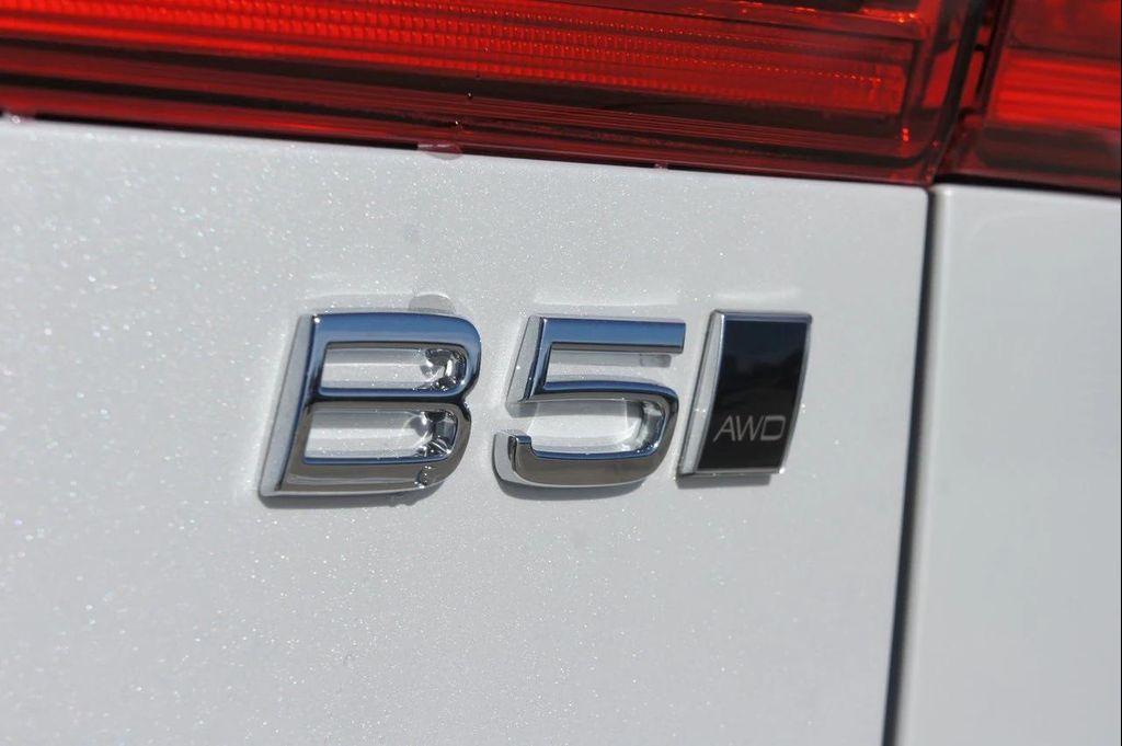 new 2025 Volvo XC60 car, priced at $49,895