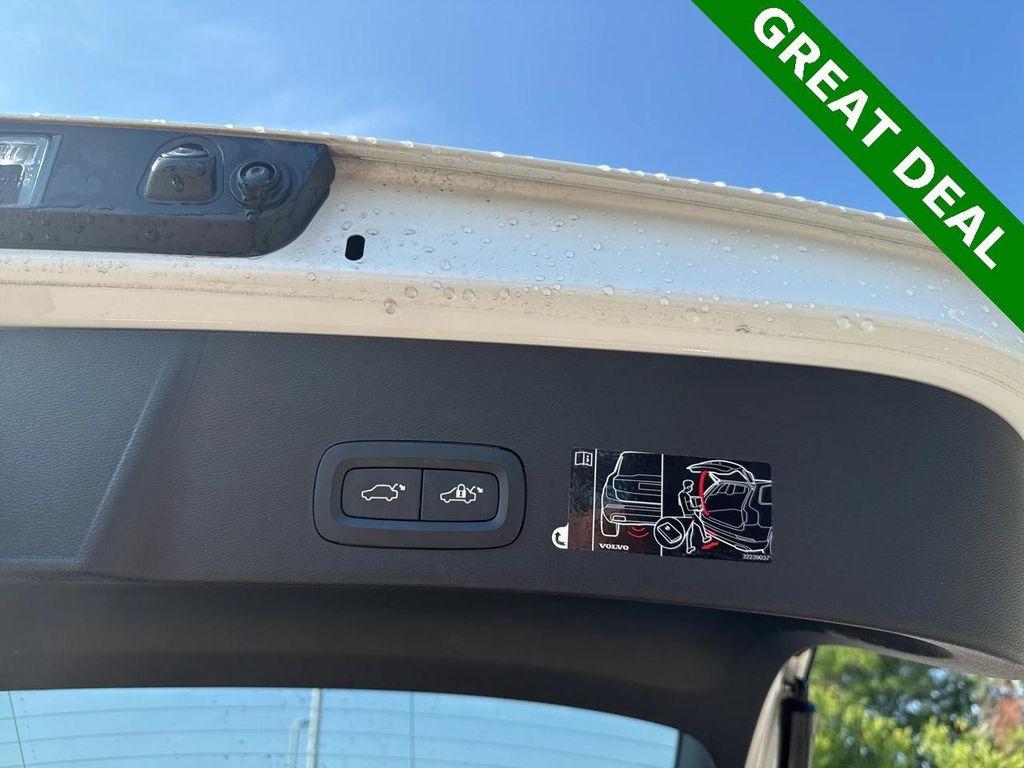 used 2020 Volvo XC40 car, priced at $26,400