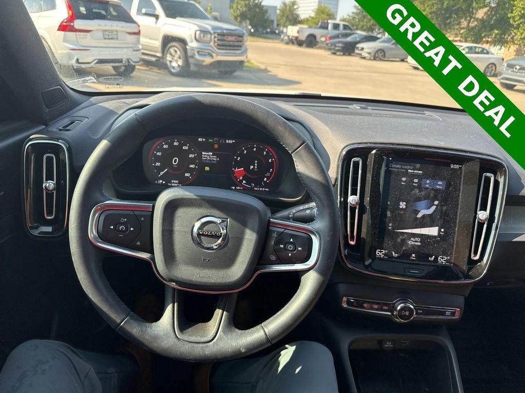 used 2020 Volvo XC40 car, priced at $26,400