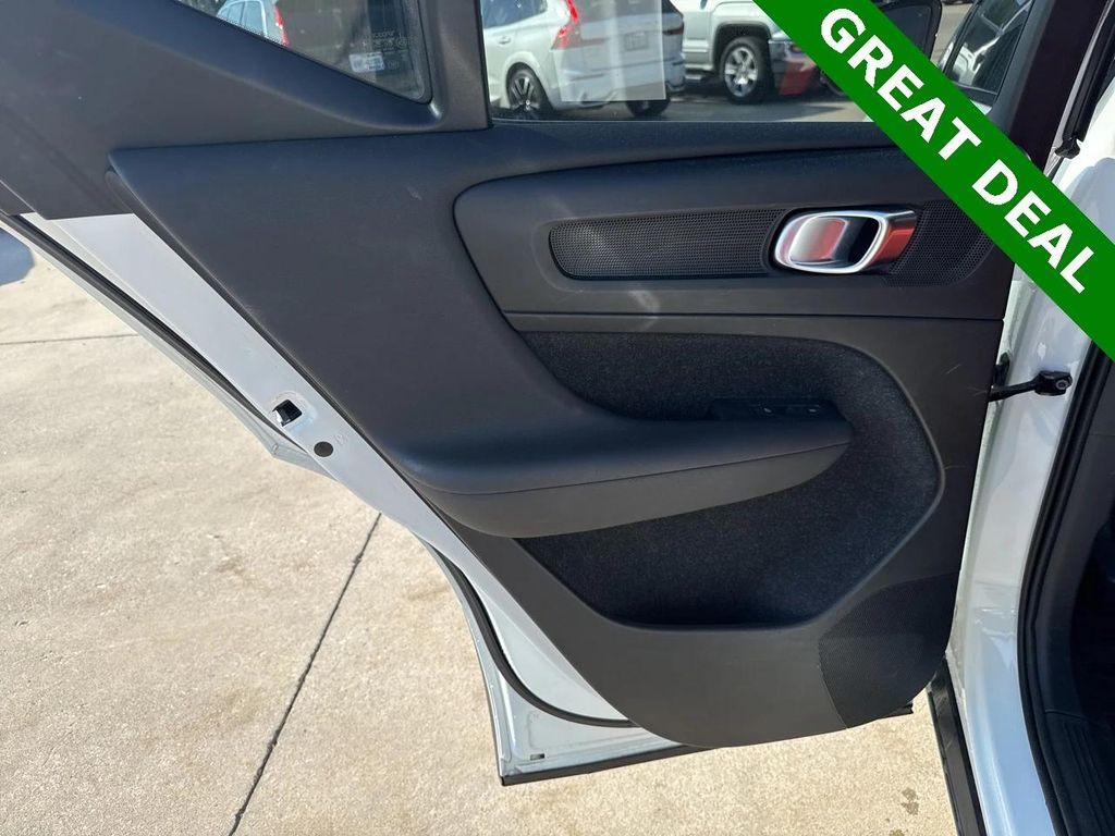 used 2020 Volvo XC40 car, priced at $26,400