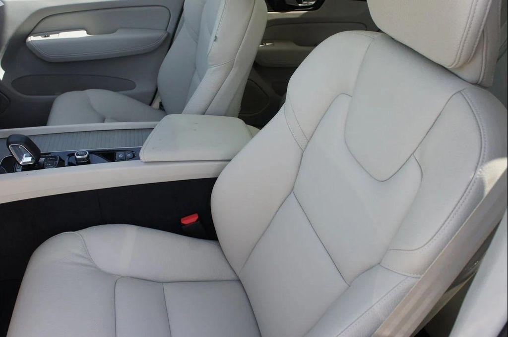 new 2025 Volvo XC60 car, priced at $55,360