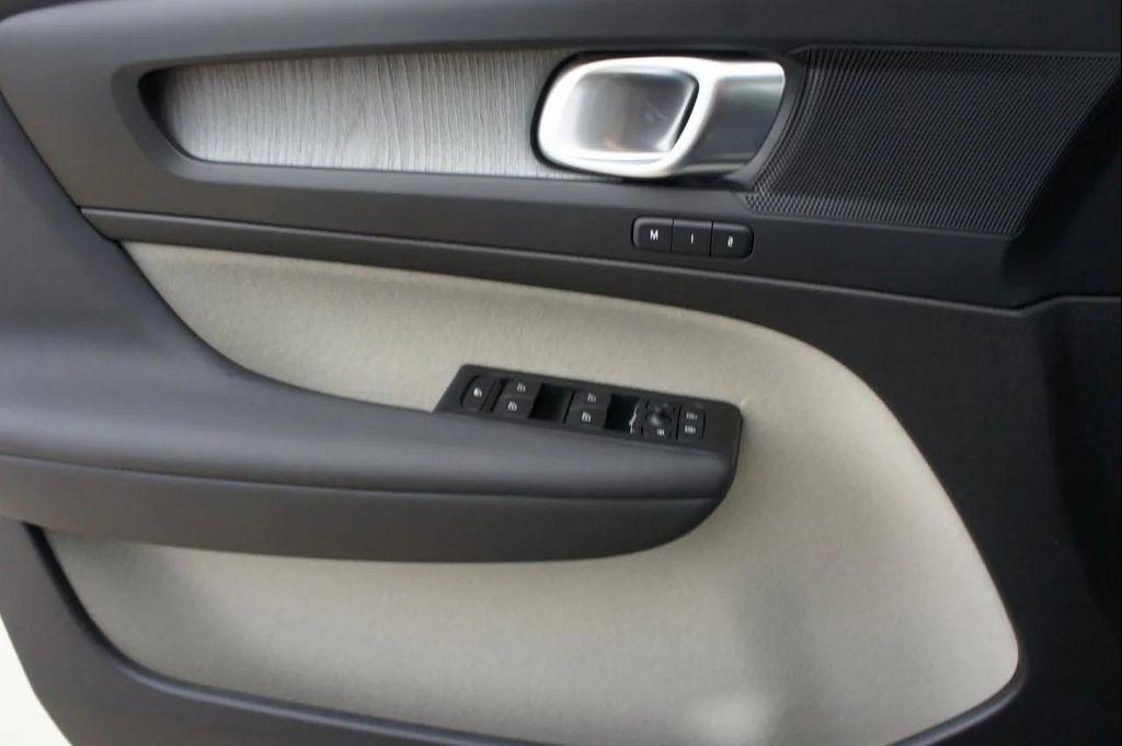 new 2025 Volvo XC40 car, priced at $48,335