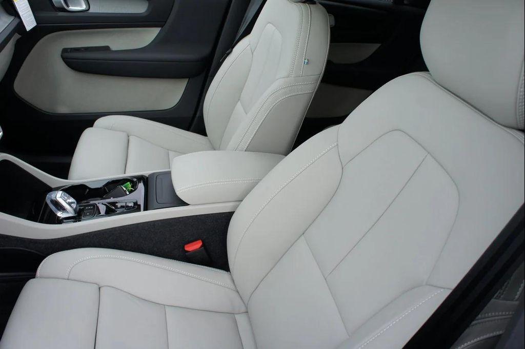 new 2025 Volvo XC40 car, priced at $48,335