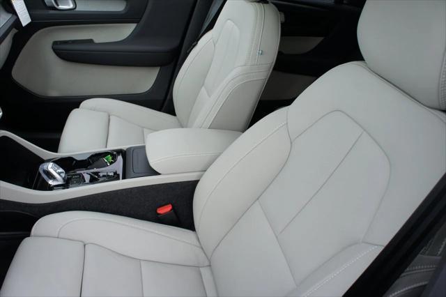 new 2025 Volvo XC40 car, priced at $48,335