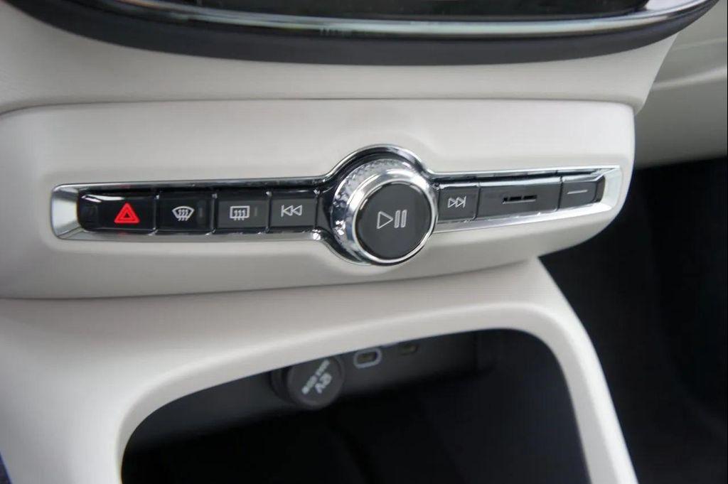 new 2025 Volvo XC40 car, priced at $48,335