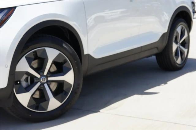 new 2025 Volvo XC40 car, priced at $48,315