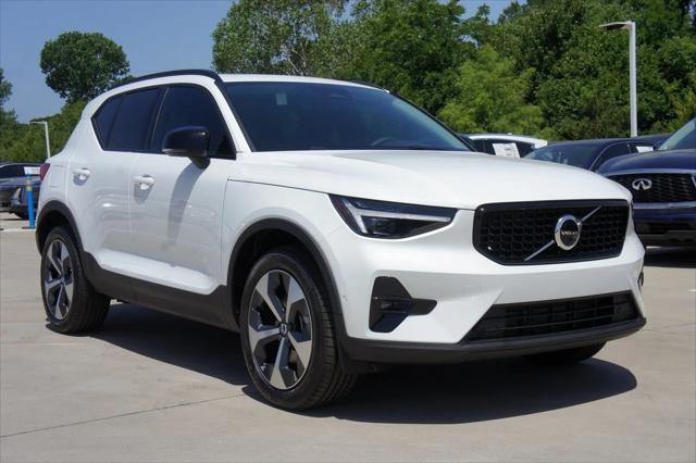 new 2025 Volvo XC40 car, priced at $48,315